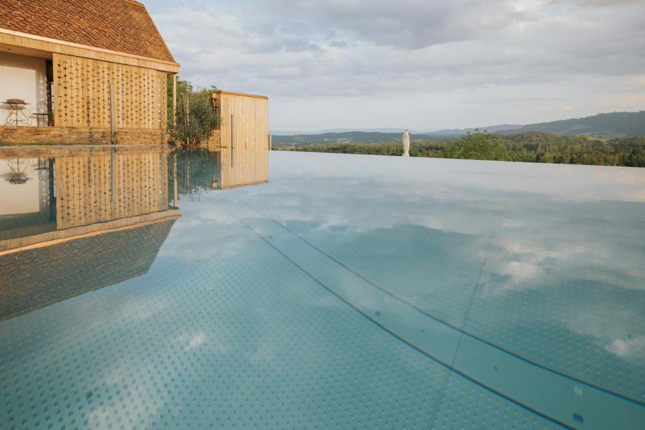 Am Wildbachberg - Luxus Ferienhaeuser Mit Infinitypool, Privatsauna Und Weinkeller 德意志兰茨贝格 外观 照片