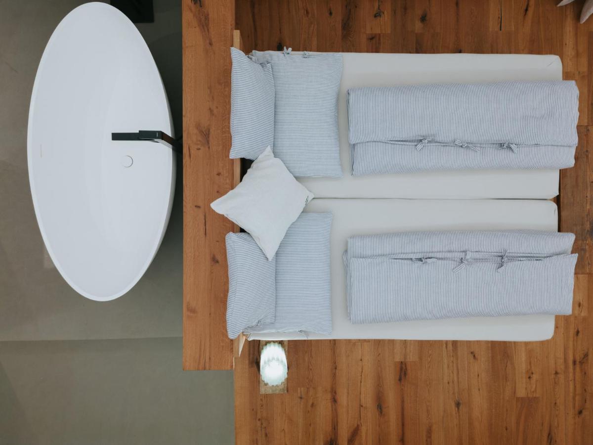 Am Wildbachberg - Luxus Ferienhaeuser Mit Infinitypool, Privatsauna Und Weinkeller 德意志兰茨贝格 外观 照片