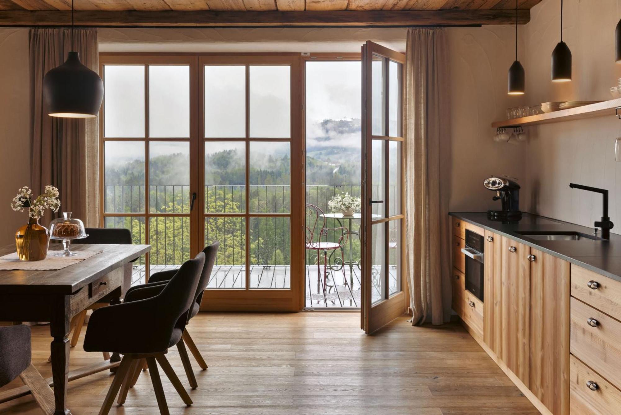 Am Wildbachberg - Luxus Ferienhaeuser Mit Infinitypool, Privatsauna Und Weinkeller 德意志兰茨贝格 外观 照片