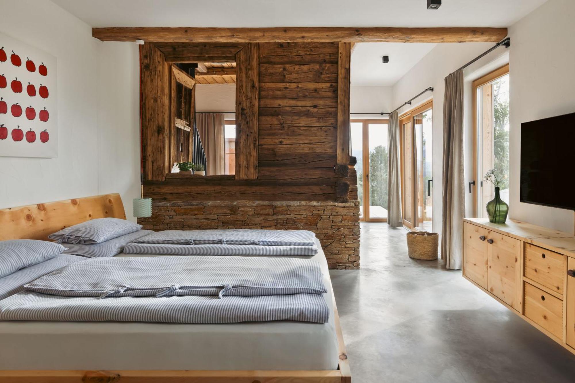 Am Wildbachberg - Luxus Ferienhaeuser Mit Infinitypool, Privatsauna Und Weinkeller 德意志兰茨贝格 外观 照片
