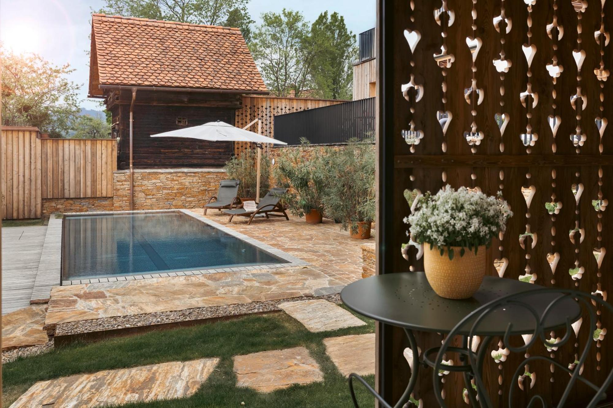 Am Wildbachberg - Luxus Ferienhaeuser Mit Infinitypool, Privatsauna Und Weinkeller 德意志兰茨贝格 外观 照片